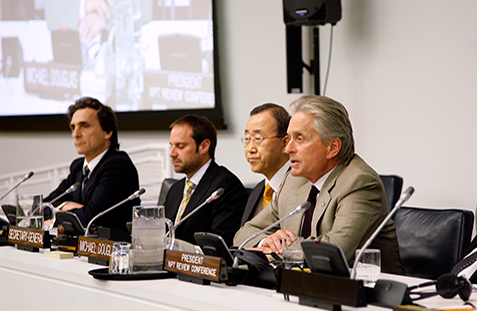 Michael Douglas speaks at the special screening of the documentary film \""Countdown to Zero\"" at UN Headquarters in New York in May 2010. UN Photo/Mark Garten